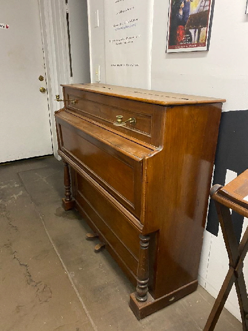 Chappell Yacht Piano 1